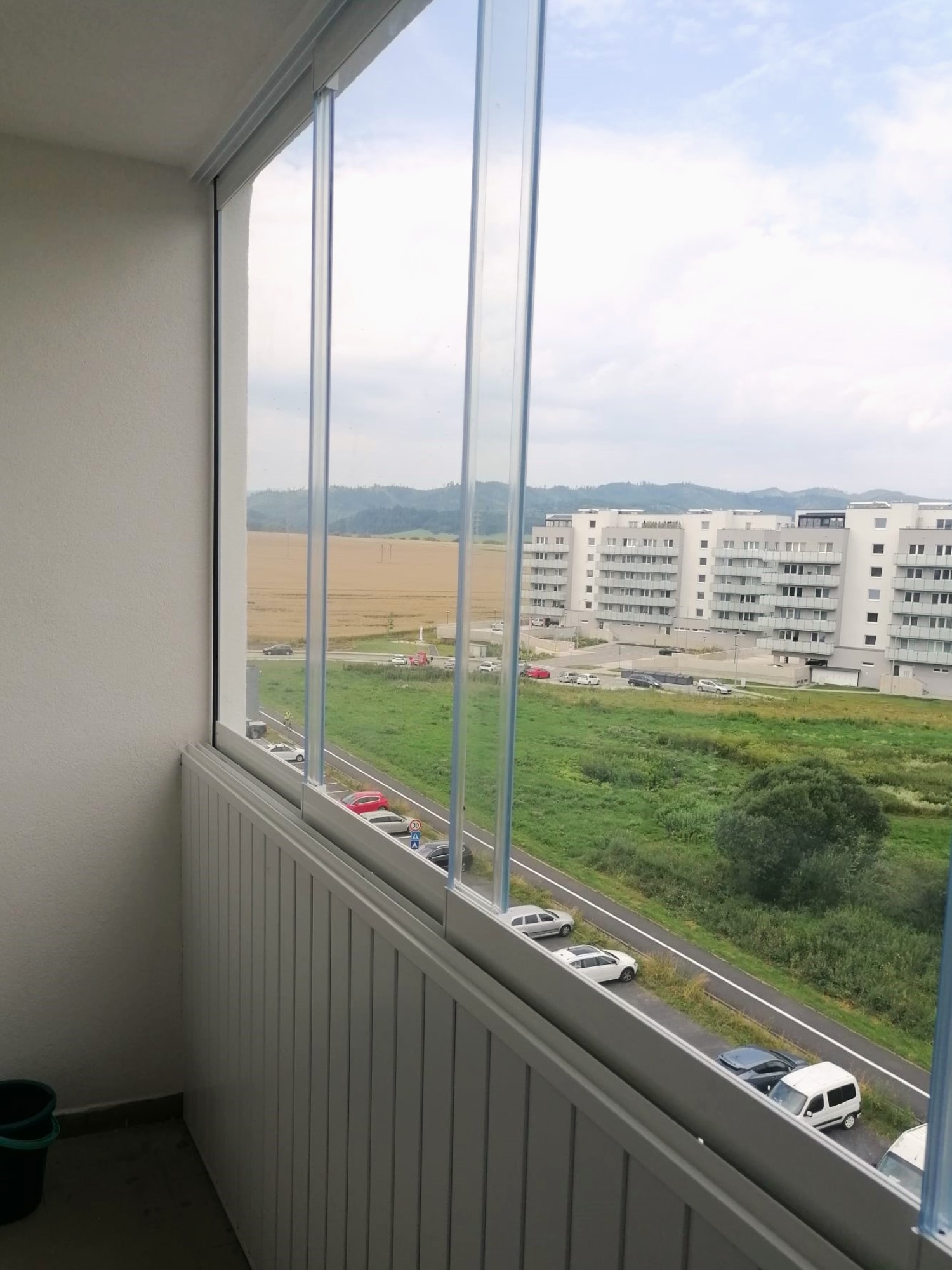 Bezrámové presklenie